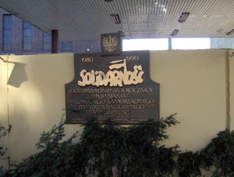 Gedenktafel zum 10-jährigen Bestehen von "Solidarność" 