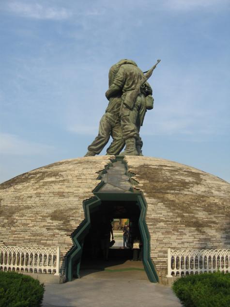 Mahnmal „Die zwei Brüder“ in der Koreanischen Kriegsgedenkstätte