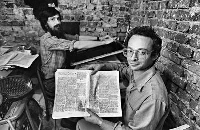 Streik der Arbeiter in Polen - Jan Litynski, Redakteur der im Untergrund erscheinenden Arbeiterzeitung "Robotnik" arbeitet mit Kollegen in einem Keller, irgendwo in Warschau. August 1980