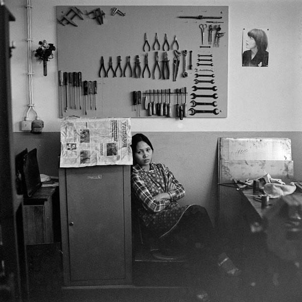 Vietnamesische Facharbeiterin im VEB Glaswerk Ilmenau im Jahr 1983