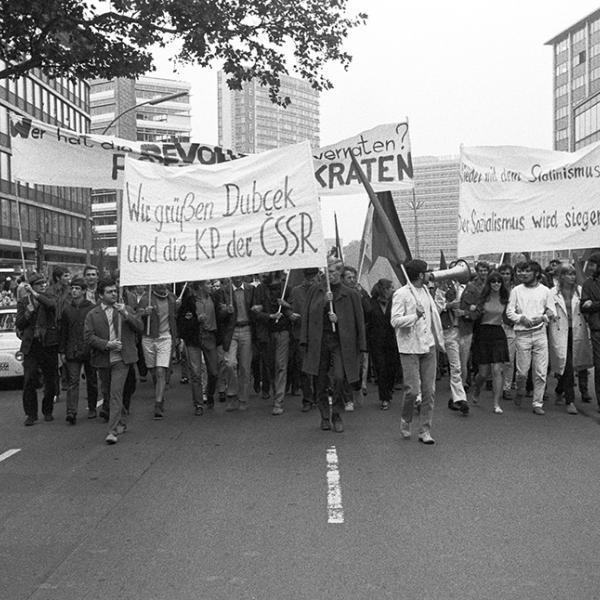 Demo gegen Einmarsch in die ČSSR in West-Berlin am 21.08.1968