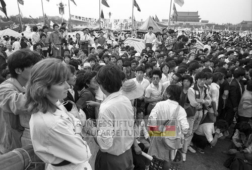 Peking, Menschenmasse während der Studentenunruhen im Juni 1989. 