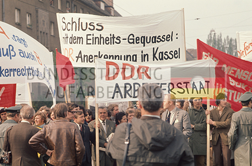 Demonstranten beim Besuch von Willi Stoph. Kassel (Hessen), 20. bis 21.05.1970. 
