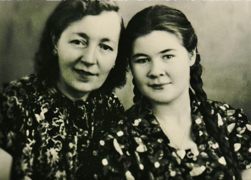 Tanja Sagorje mit ihrer Mutter.